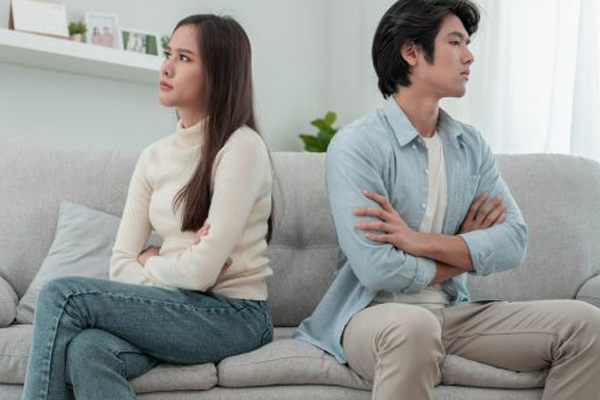 Citing the wife's lack of independent income, the Supreme Court transfers the husband's restitution of conjugal rights case to Rajasthan.